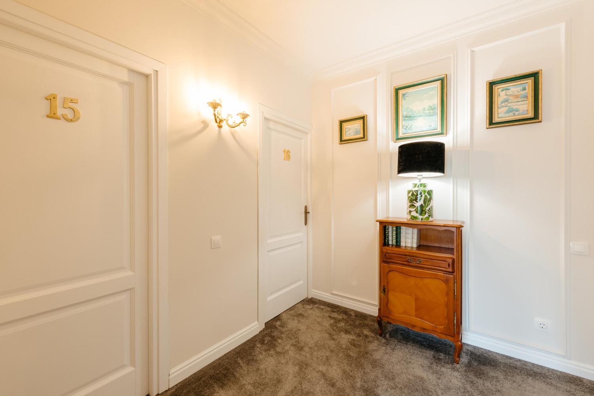 Ateneea Luxury Rooms Cluj-Napoca Esterno foto